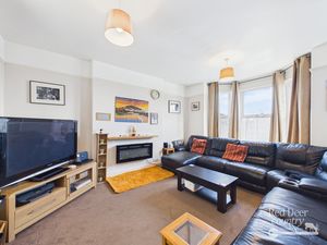 Sitting Room- click for photo gallery